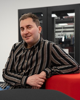 Enis Azemaj - Leitung Vertrieb